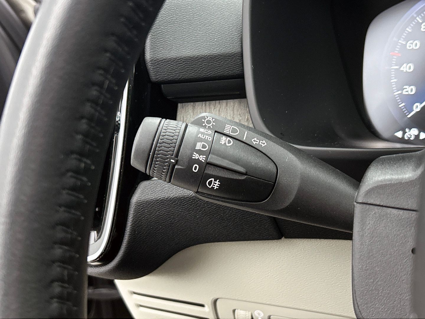 Volvo XC40 T5 180PK Hybride SOH 91% Inscription / Pano