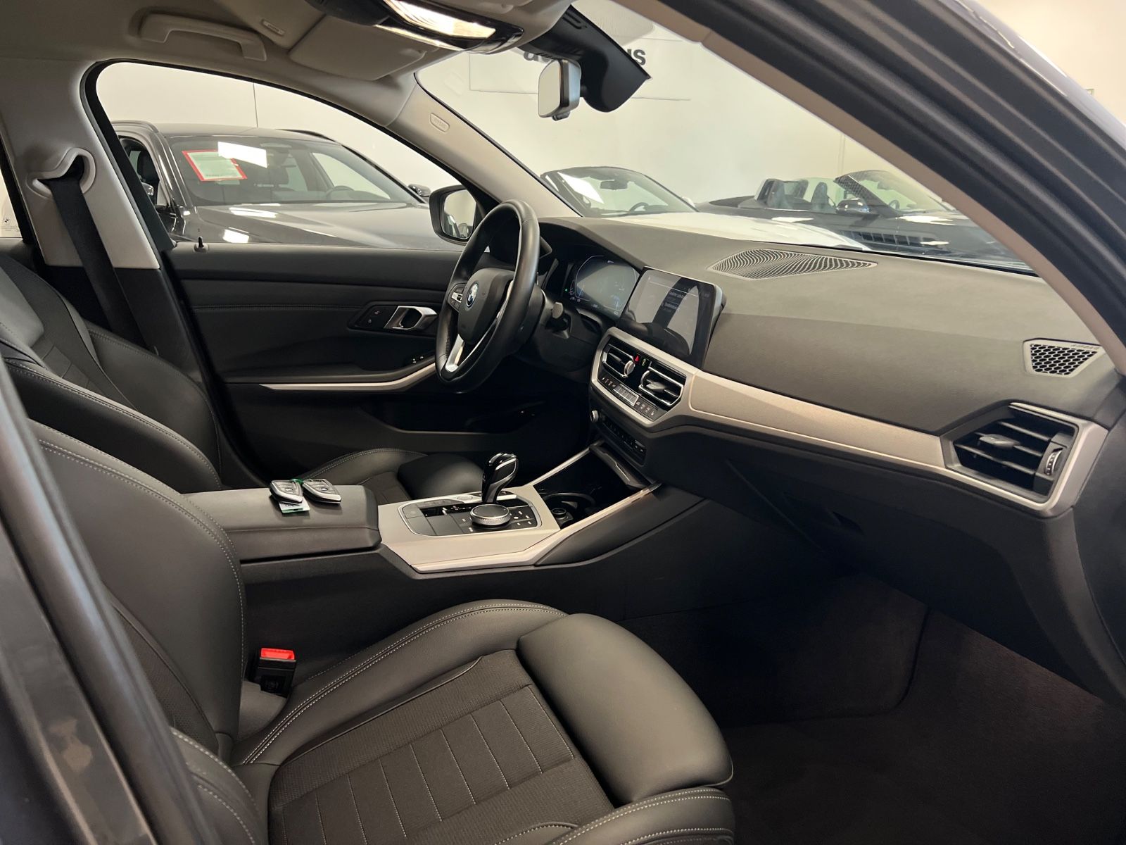 BMW 320e Advantage Aut - Samsaru's Car Outlet