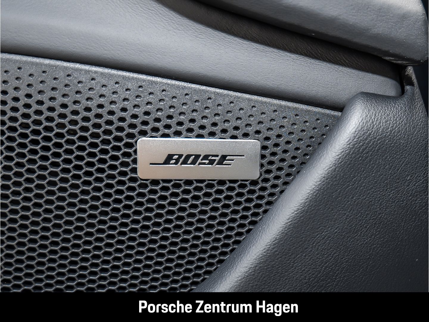 Porsche Taycan 4 Cross Turismo LED-Matrix Surround-View