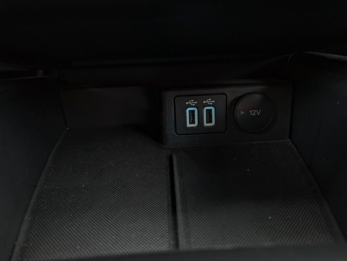 Ford Focus Turnier 1.5 Titanium X Aut - Samsaru's Car Outlet