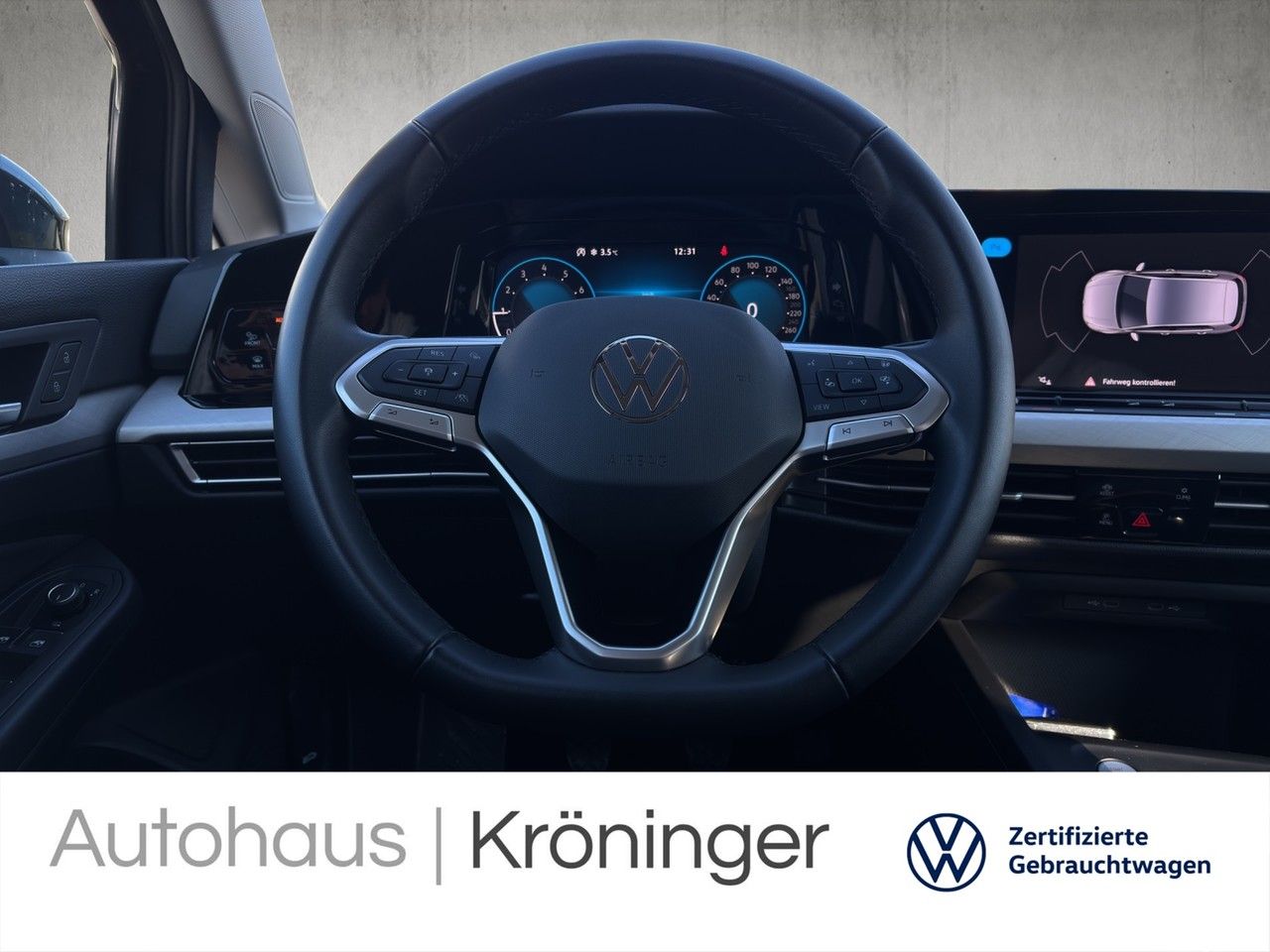 Volkswagen Golf VIII 1.5 TSI Life - Samsaru's Car Outlet