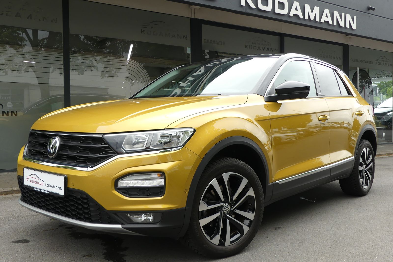 Volkswagen T-Roc United 1.5TSI - Samsaru's Car Outlet