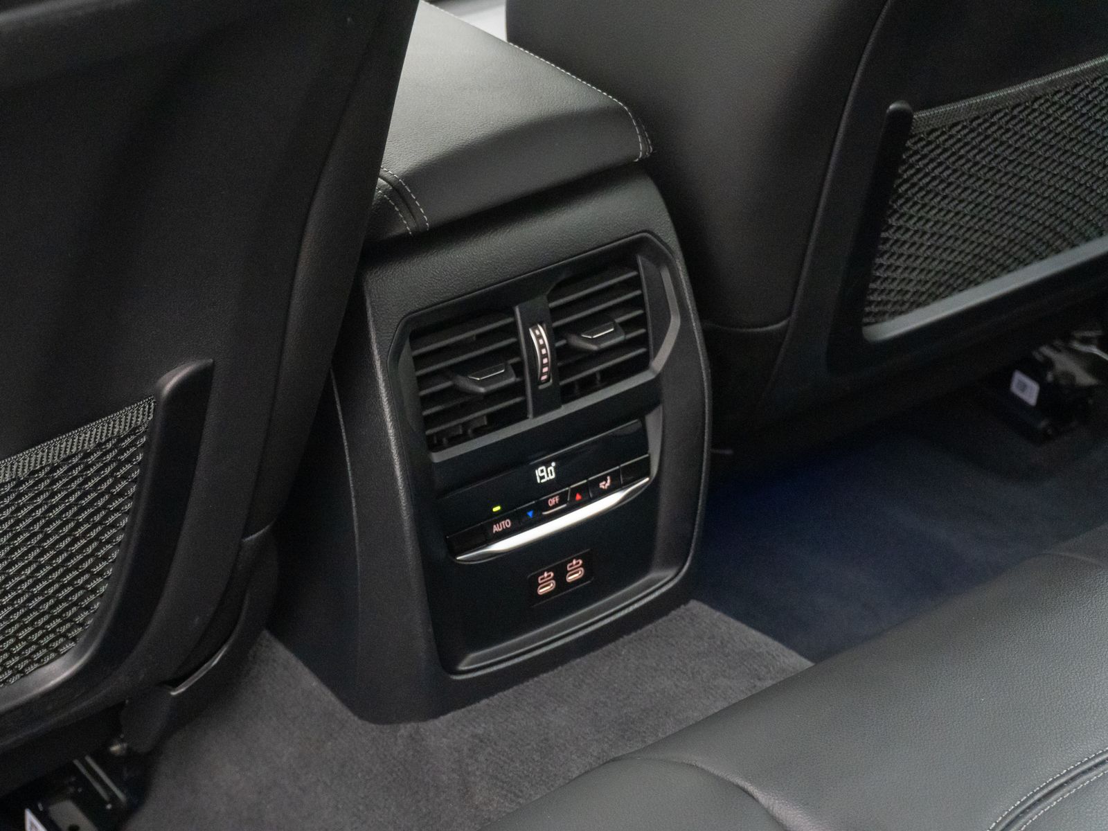 BMW 320i Sport Line - Samsaru's Car Outlet