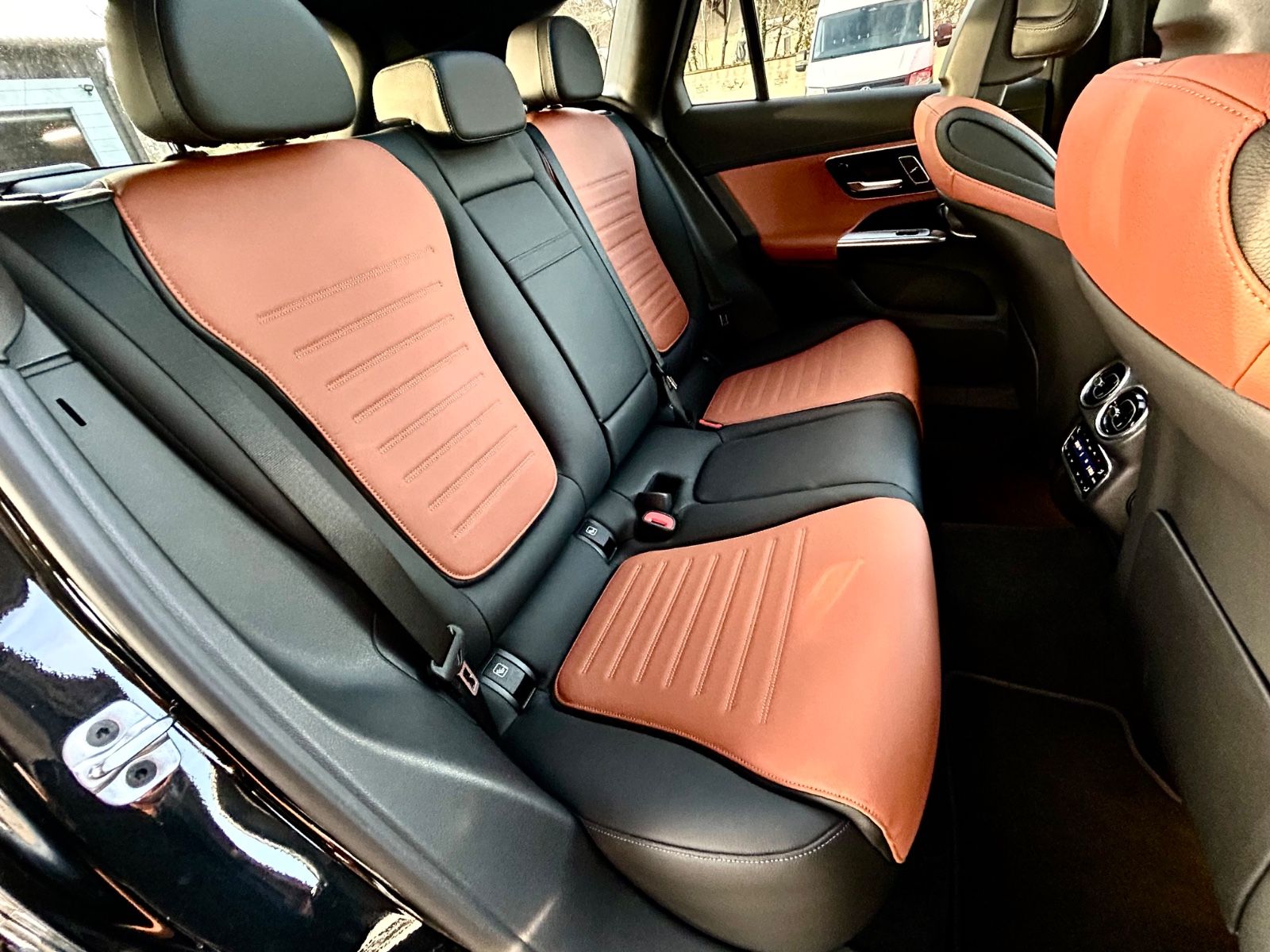 Mercedes-Benz GLC 220 d 4M *AMG PREMIUM PLUS* ERST 19.000 KM *