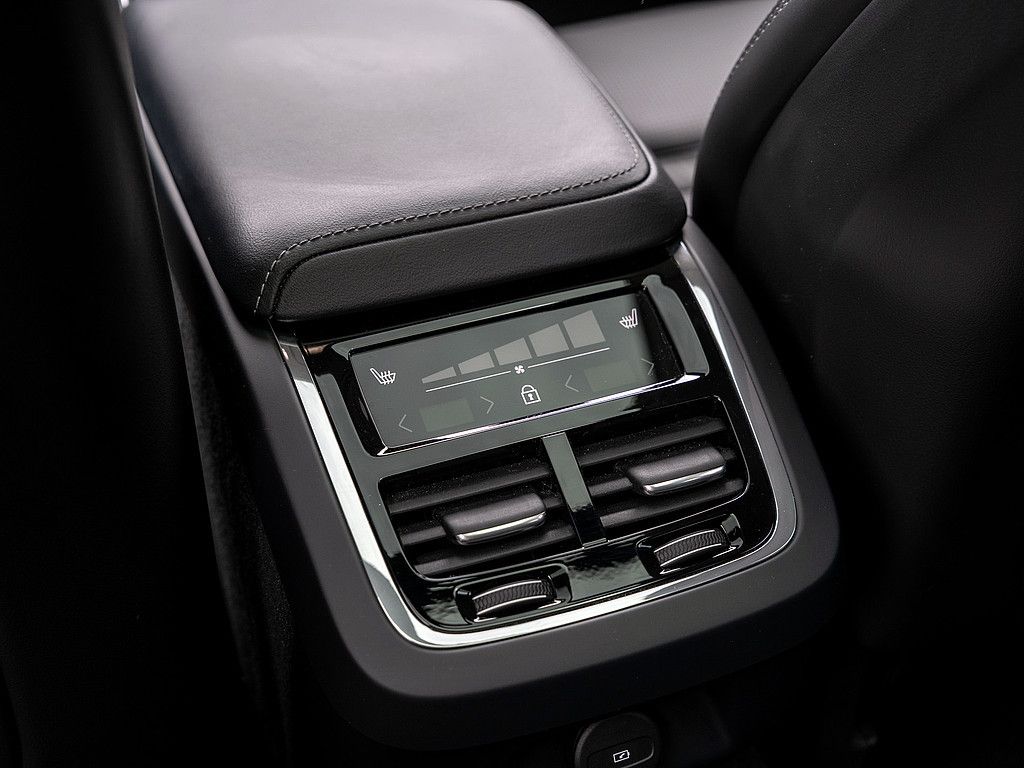 Volvo V60 Cross Country B5 AWD Ultimate 360° PANO HUD
