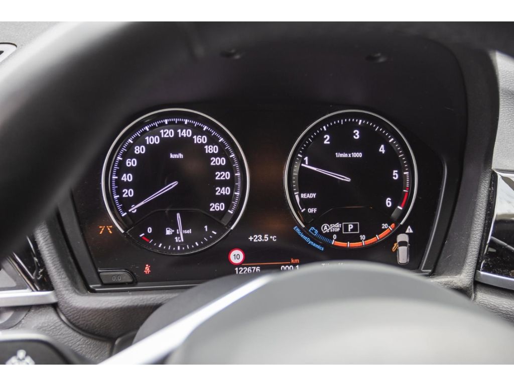BMW X1 18d - Samsaru's Car Outlet