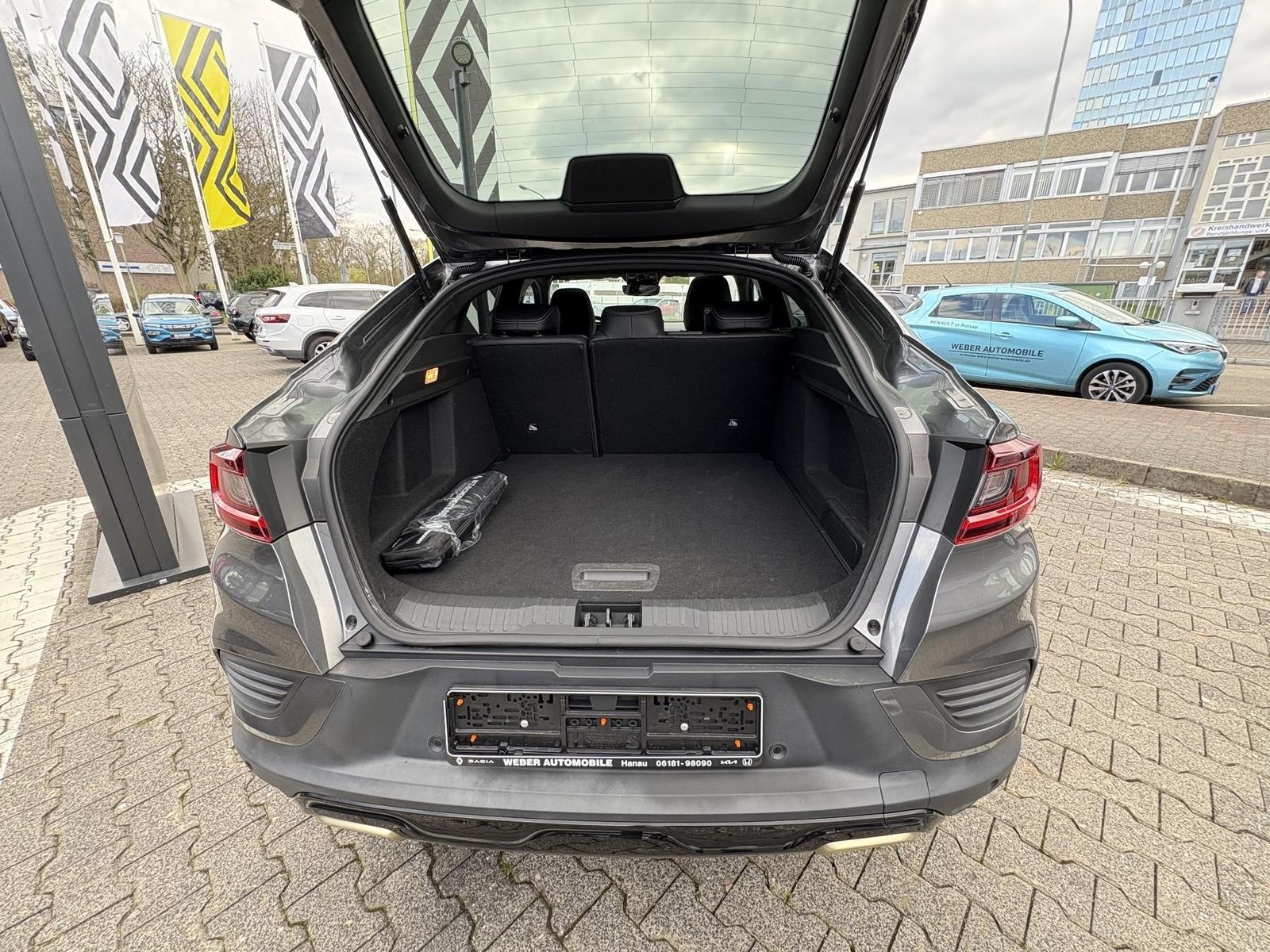 Renault Arkana E-Tech Hybrid TCe 145 Engineered - Samsaru's Car Outlet