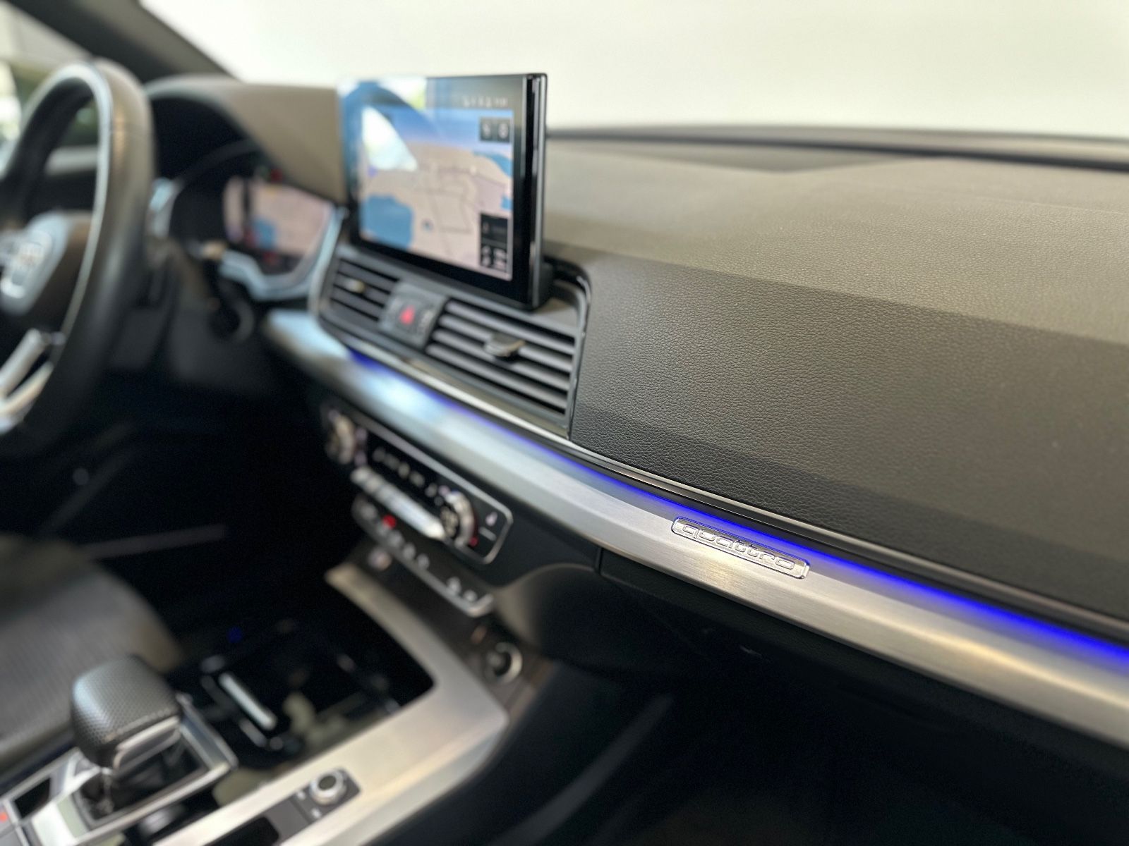 Audi Q5 45 TFSI quattro S line - Samsaru's Car Outlet