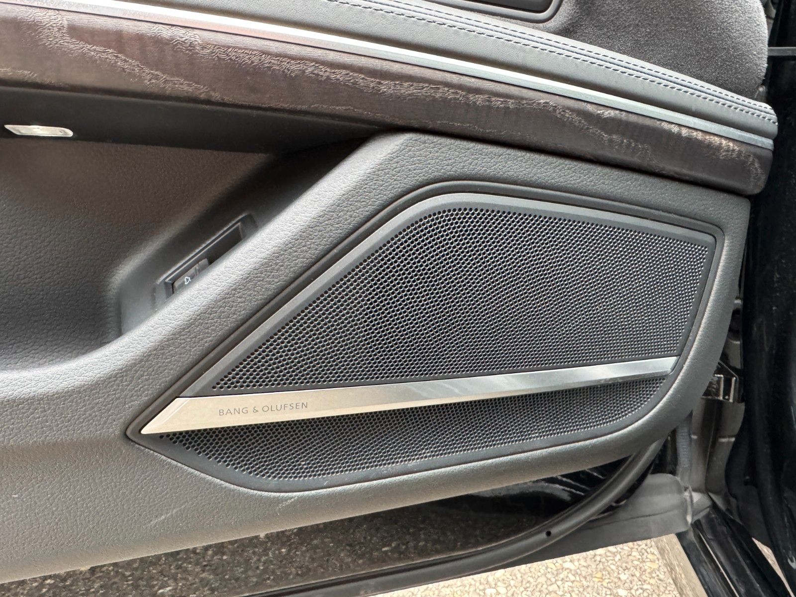 Audi A8 55 TFSI quattro - Samsaru's Car Outlet