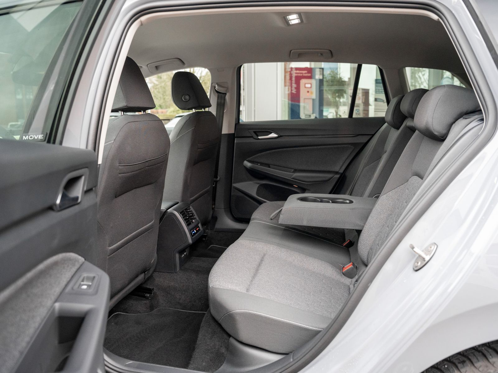 Volkswagen Golf Variant MOVE 1.0 Life - Samsaru's Car Outlet
