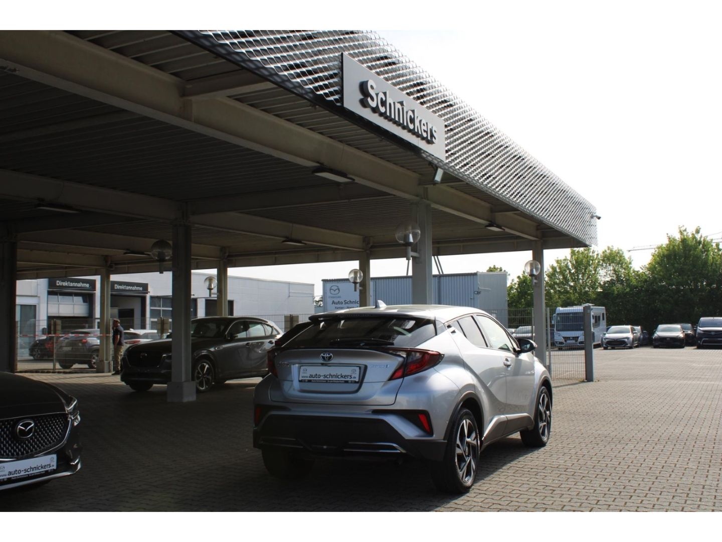 Toyota C-HR Hybrid - Samsaru's Car Outlet