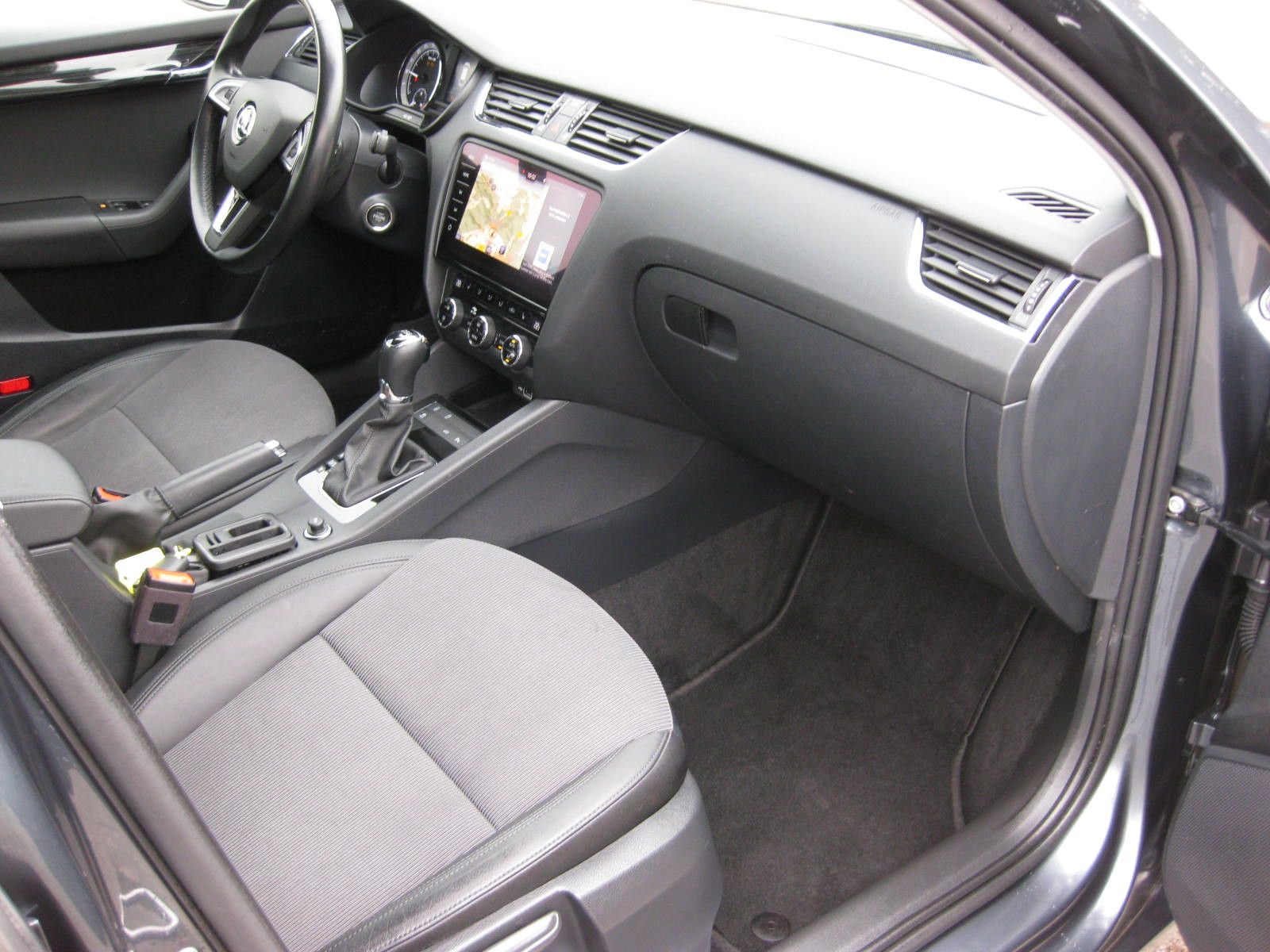 Skoda Octavia Combi Style - Samsaru's Car Outlet
