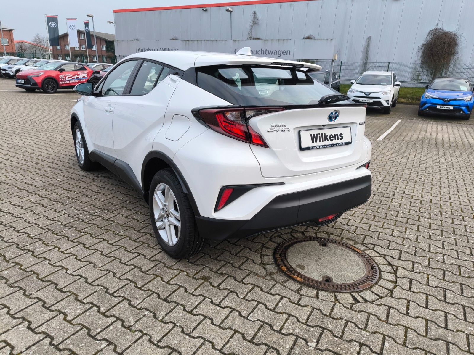 Toyota C-HR Hybrid Flow - Samsaru's Car Outlet