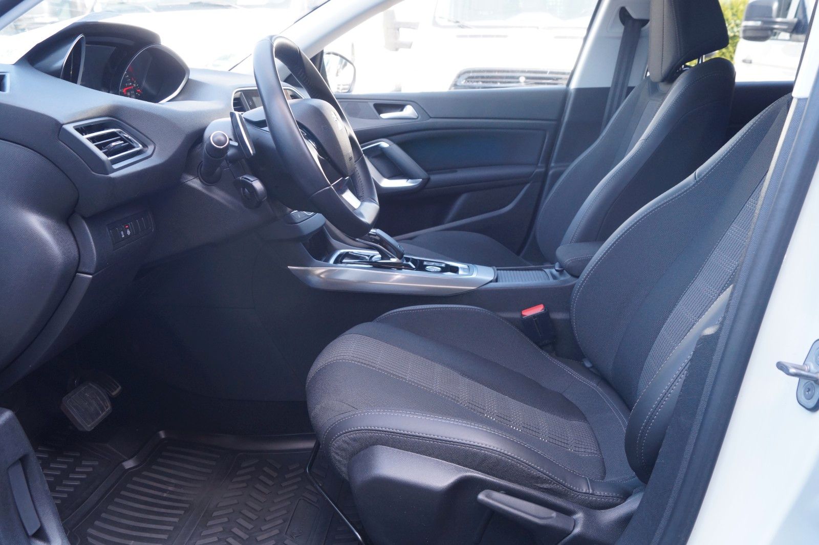 Peugeot 308 SW - Samsaru's Car Outlet