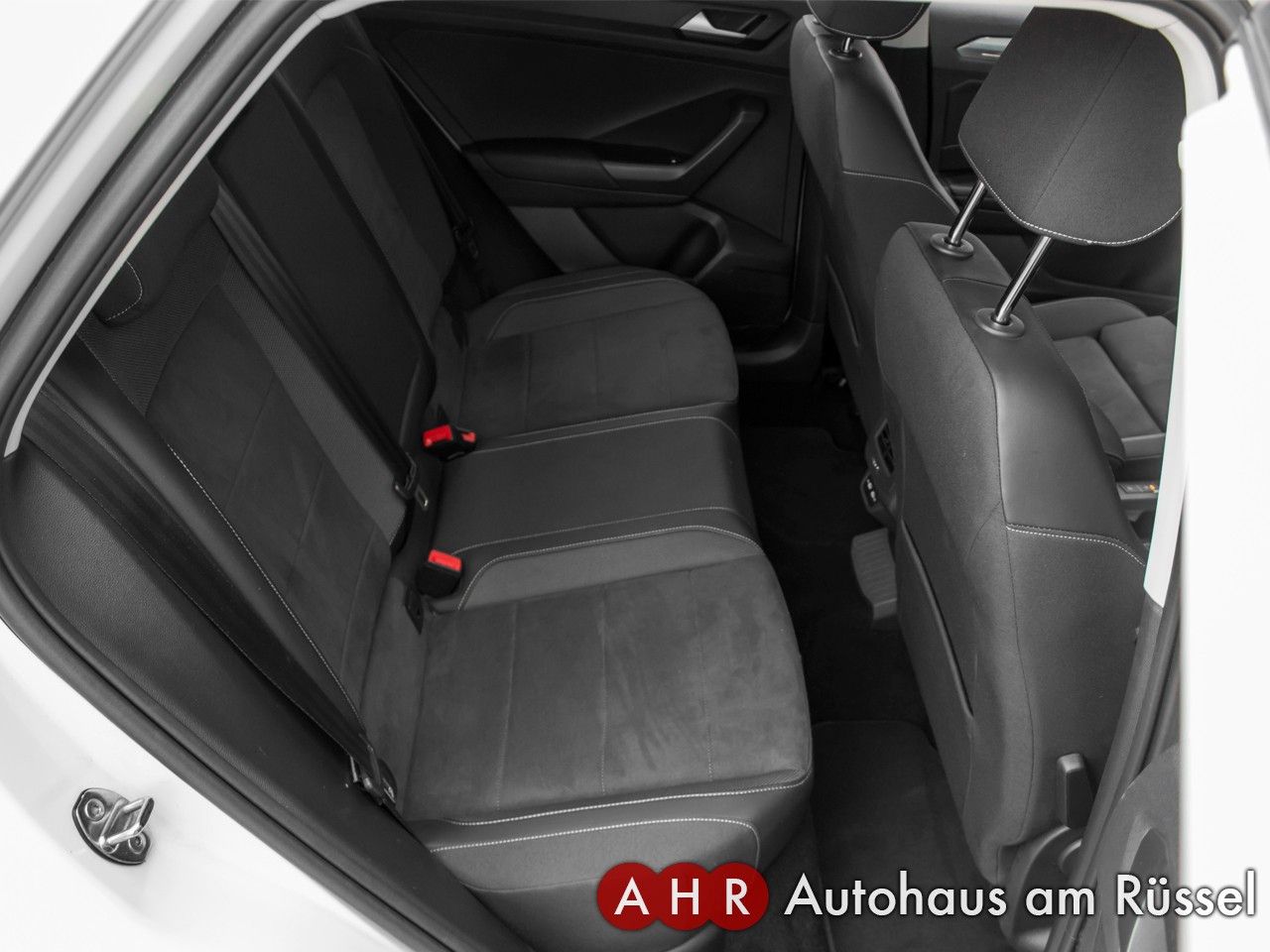 Volkswagen T-Roc Style 1.5 TFSI DSG - Samsaru's Car Outlet