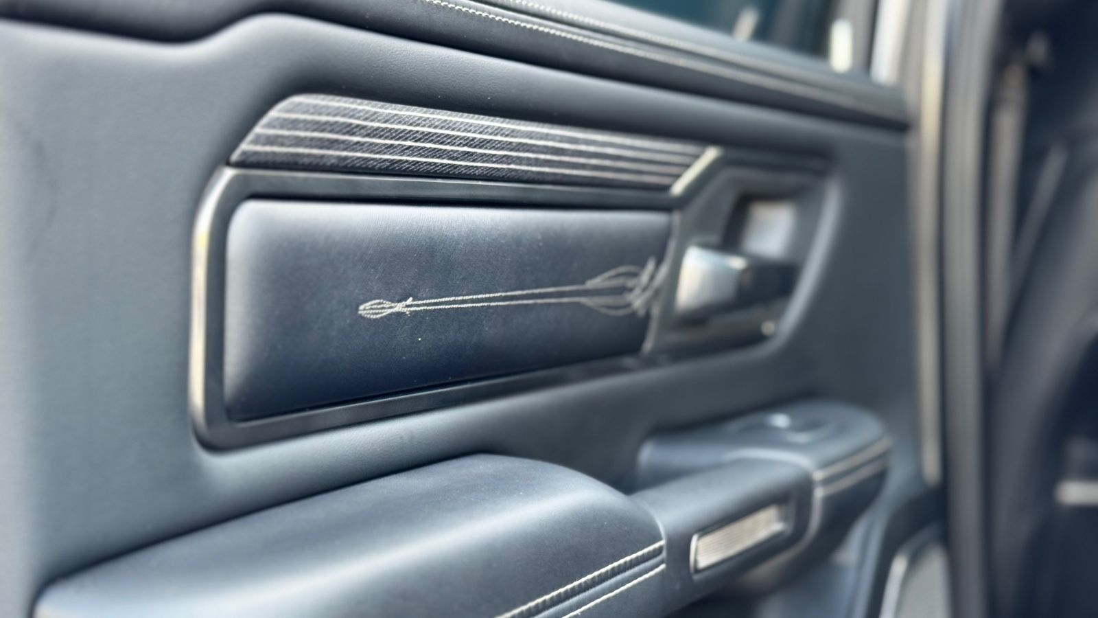 Dodge LIMITED*CLEAN-CARFAX*HEADUP*LUFT*RAMBOX*360°KAME