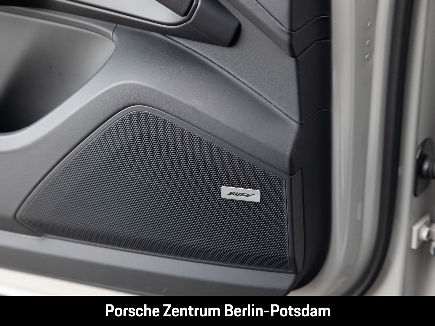 Porsche Cayenne E-Hybrid BOSE InnoDrive Panoramadach LED