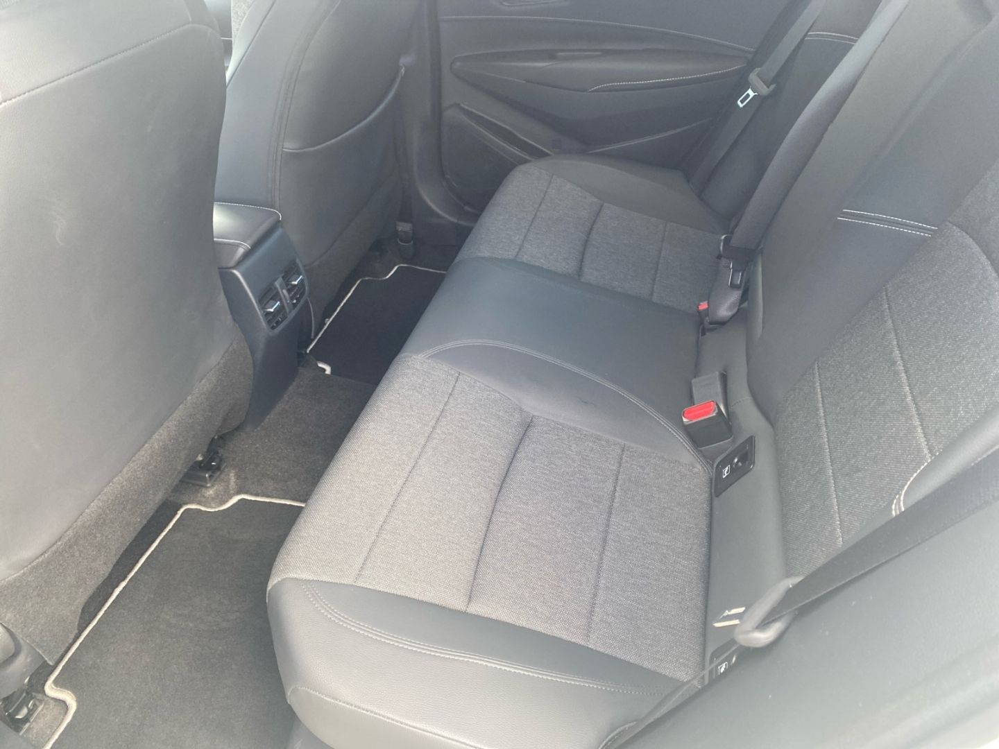 Toyota Corolla 2.0 Hybrid TS - Samsaru's Car Outlet