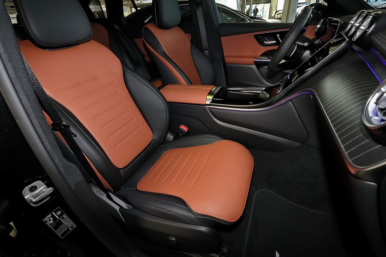Mercedes-Benz GLC 300 d 4M AMG MBUX+360°+DIG-LED+Pano+AHK+Nigh