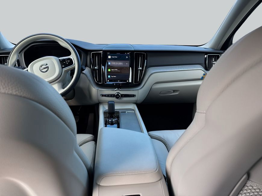 Volvo XC60 B5 B AWD Plus Dark