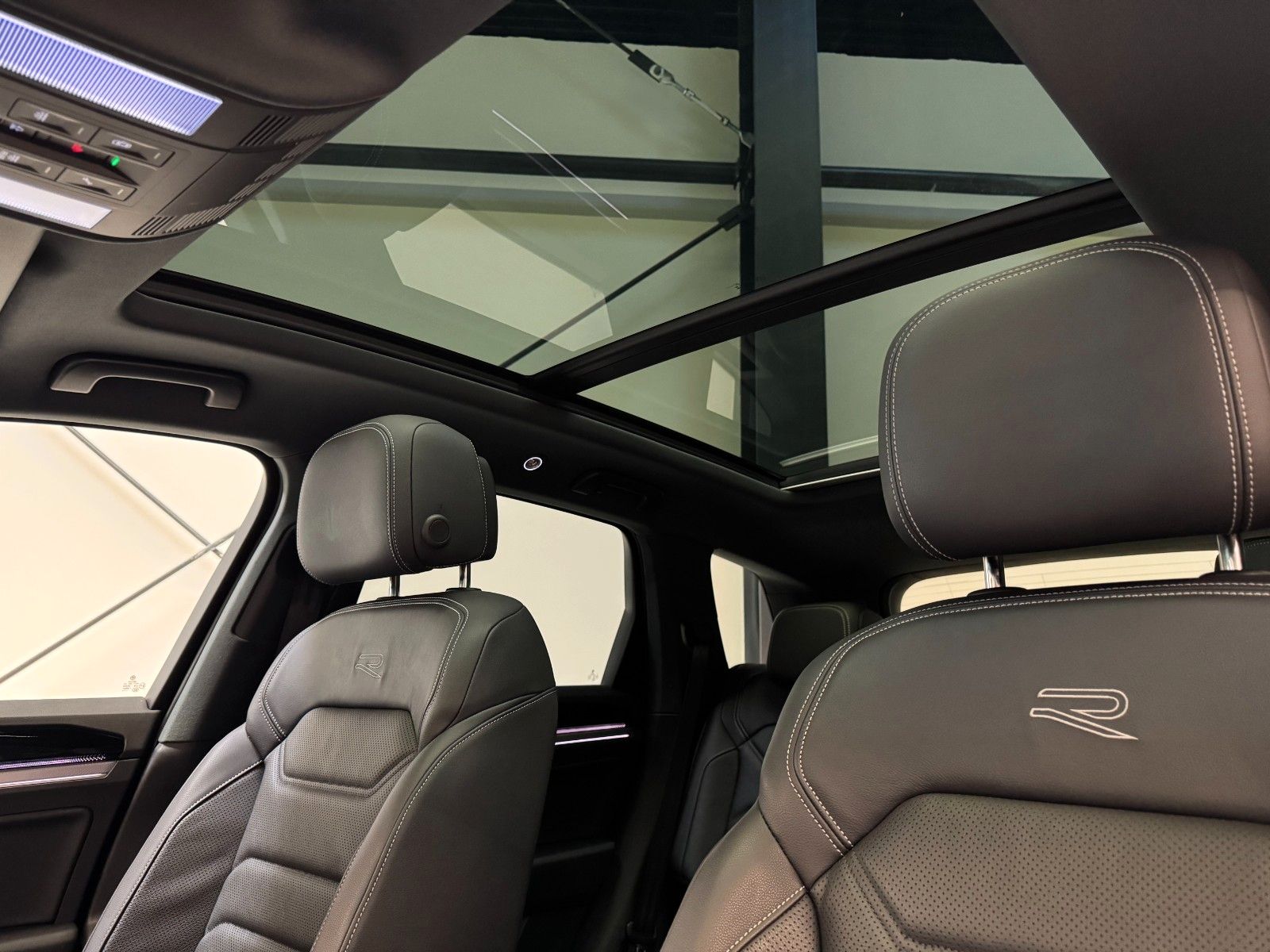 Volkswagen TOUAREG R-LINE 4M. 3.0TDI*LUFTFEDER*PANO*STDHZ