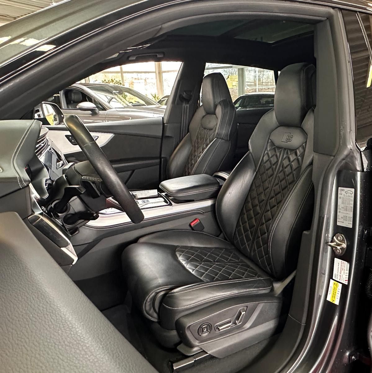 Audi Q8 50 TDI quattro S LINE AHK STANDHZ PANO Allrad