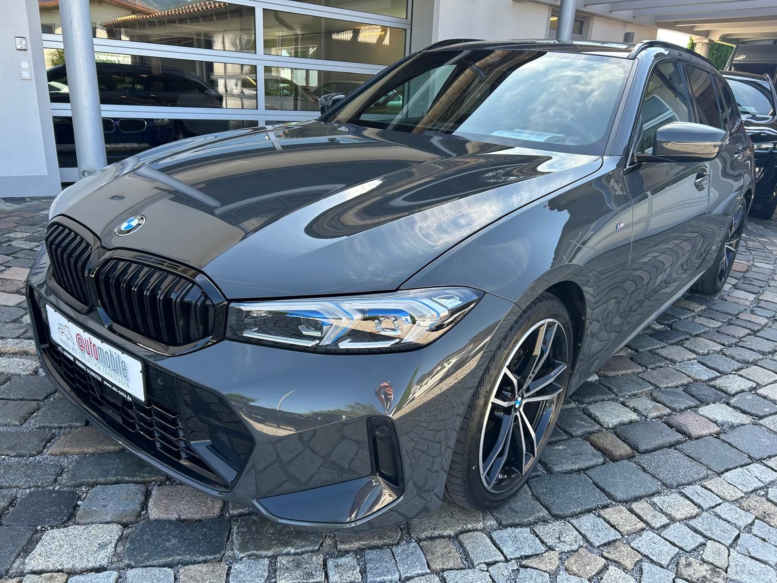 BMW 320 d xDrive M-Sport - Samsaru's Car Outlet