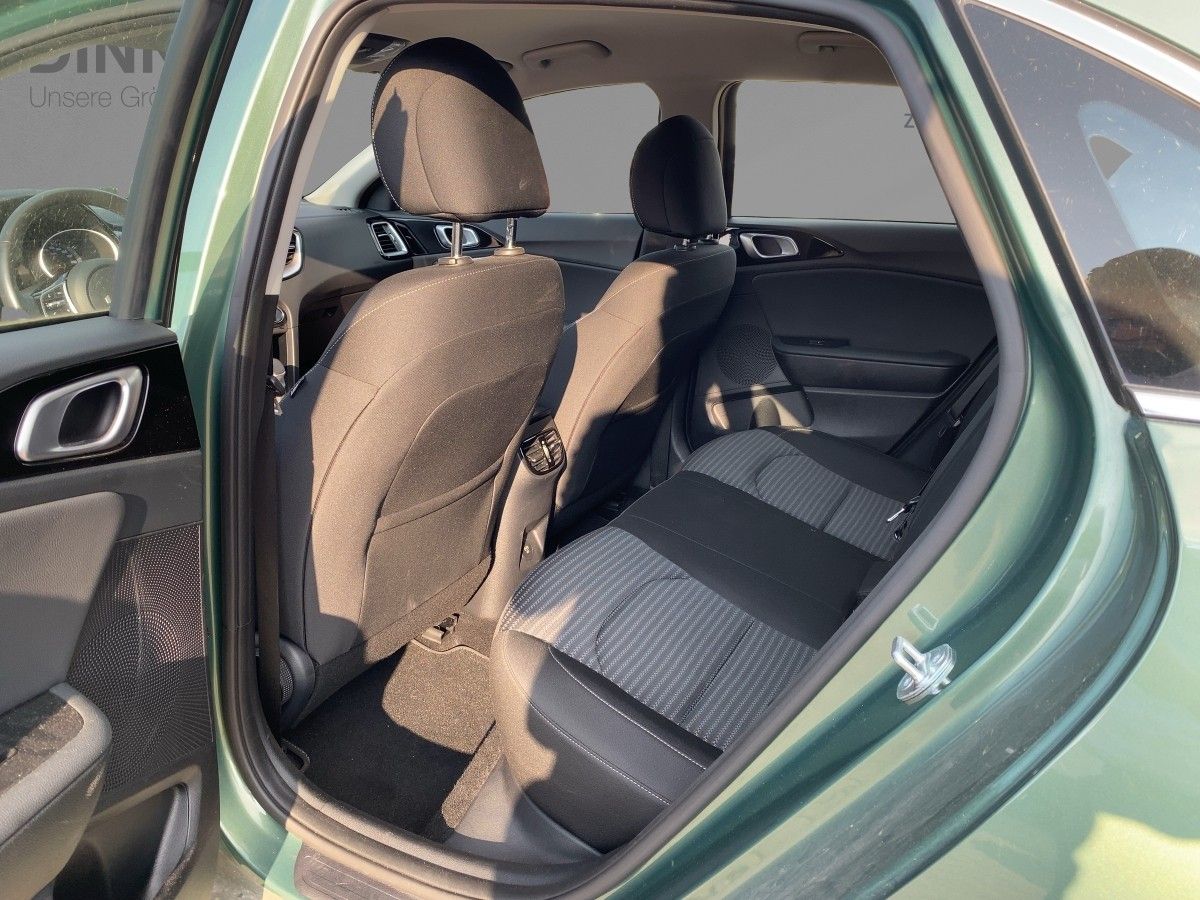 Kia cee'd 1.5T Vision - Samsaru's Car Outlet