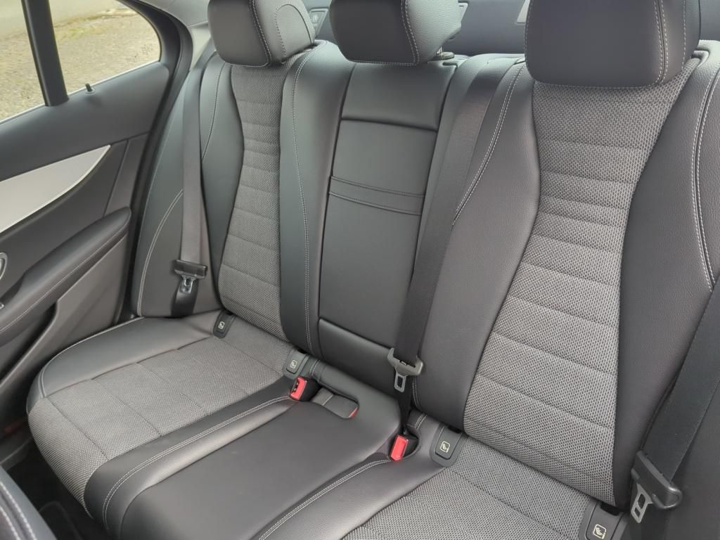 Mercedes-Benz E 200 Limo - Samsaru's Car Outlet