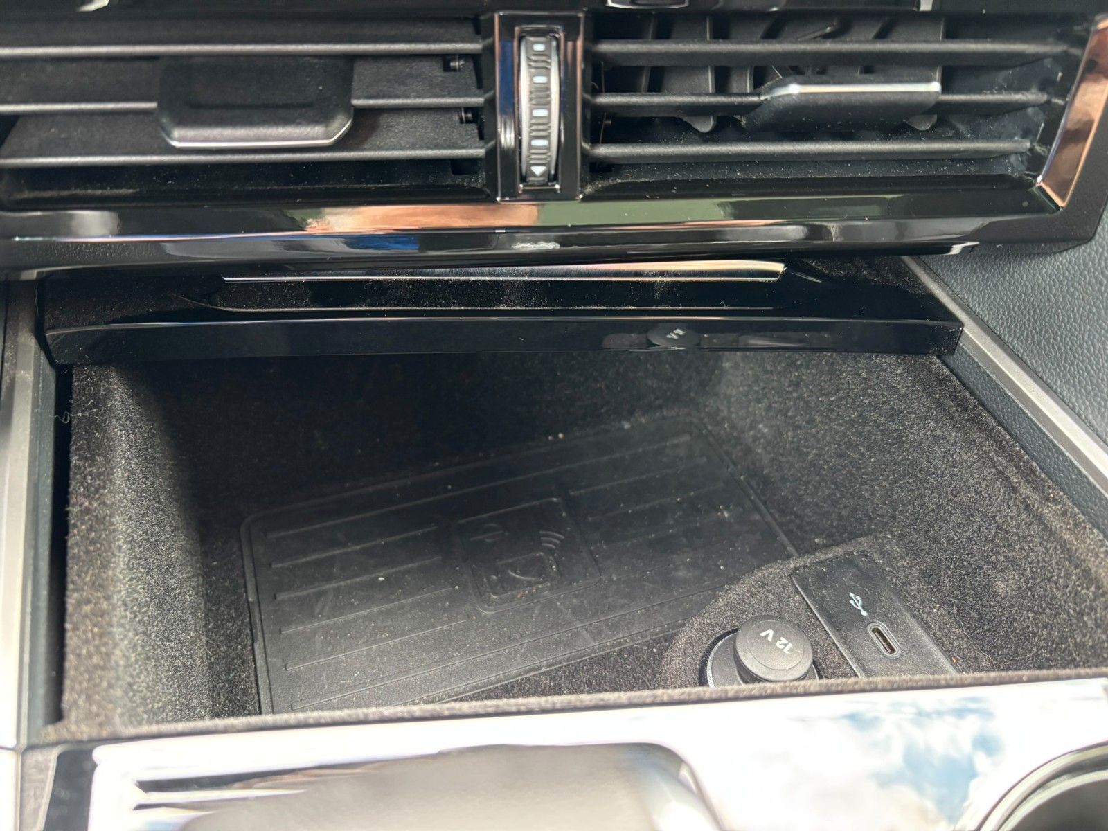 Volkswagen Touareg Elegance 4M - Samsaru's Car Outlet
