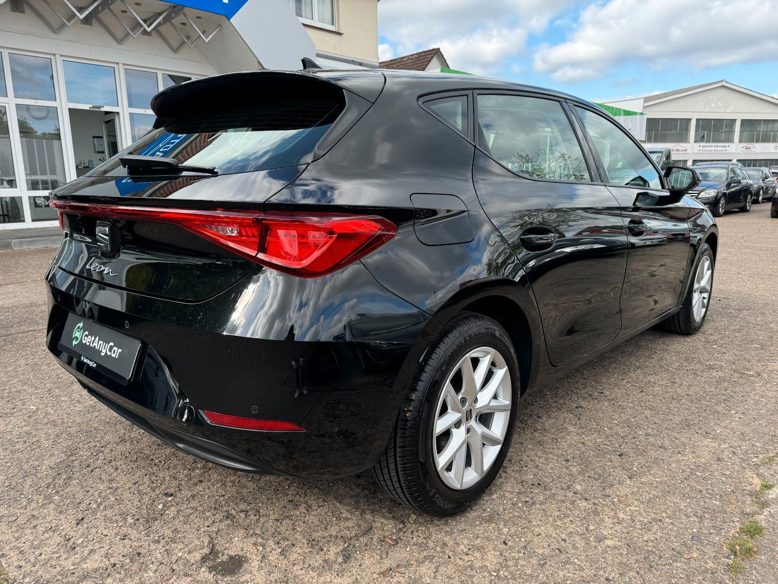 Seat Leon Style 1.0 eTSI DSG - Samsaru's Car Outlet