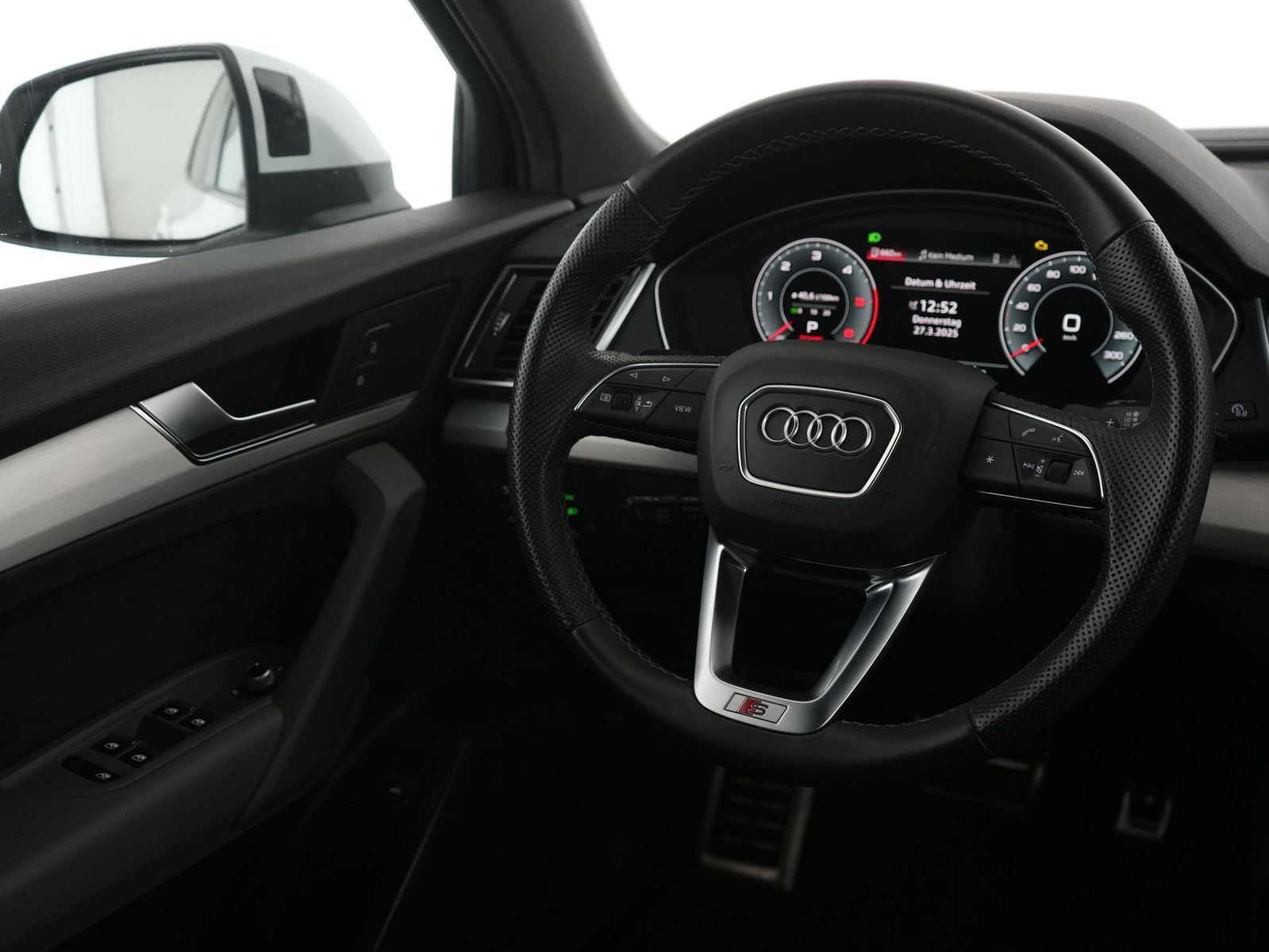 Audi Q5 40 TDI quattro S line - Samsaru's Car Outlet