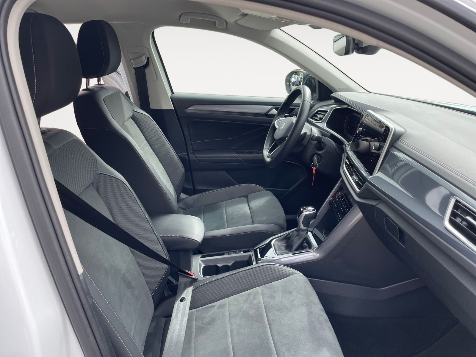 Volkswagen T-Roc 1.5 TSI DSG Facelift Style - Samsaru's Car Outlet