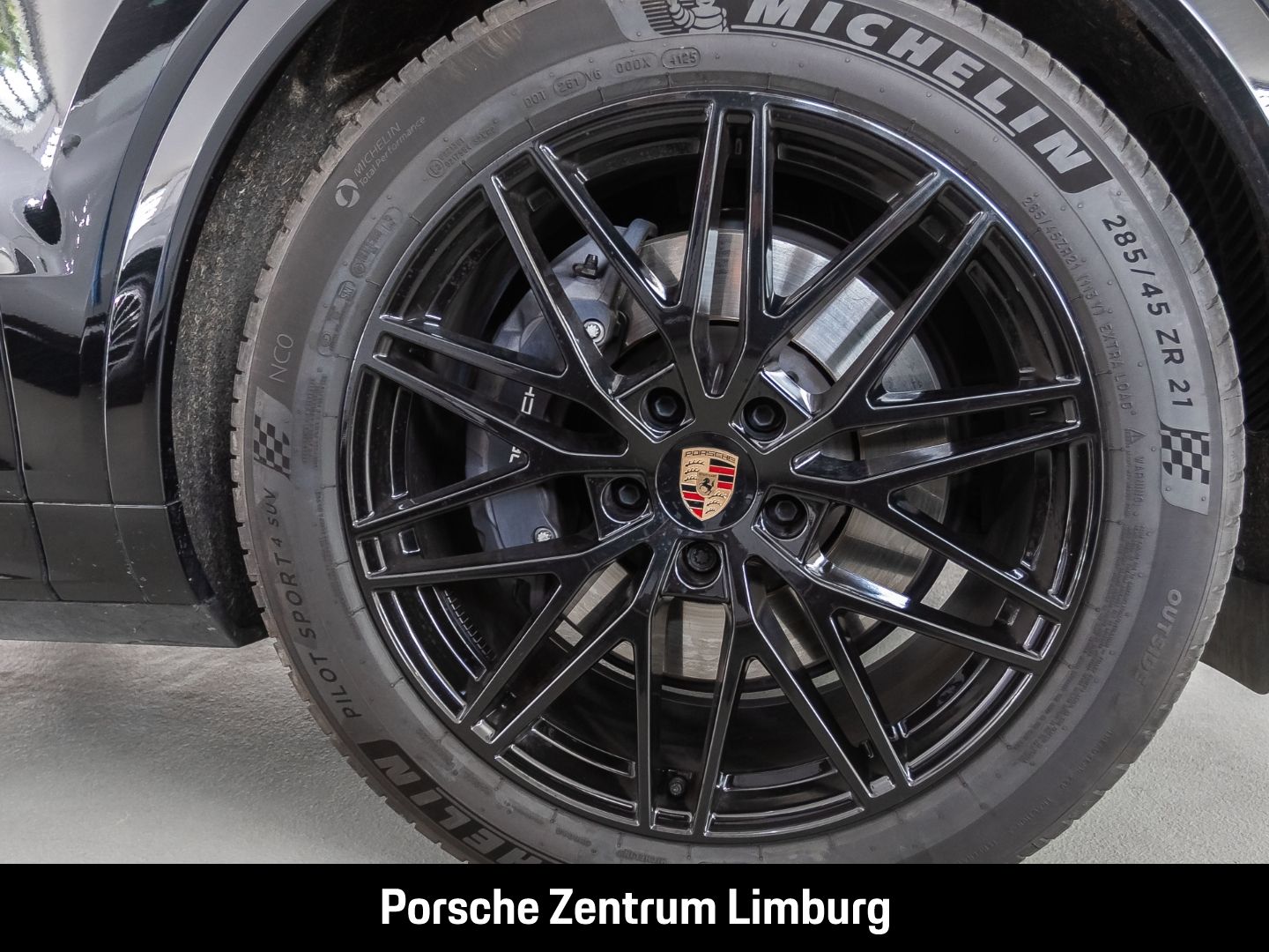 Porsche Cayenne E-Hybrid Coupe Black Edition Burmester