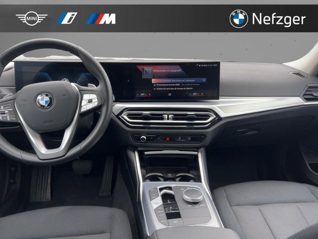 BMW 320 i xDrive Limousine Park-Assistenzsystem