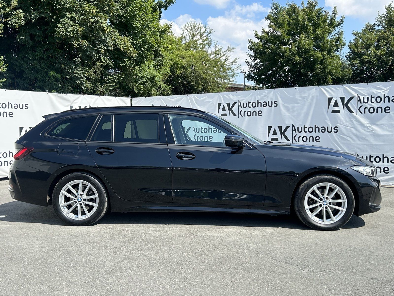 BMW 320 d xDrive - Samsaru's Car Outlet