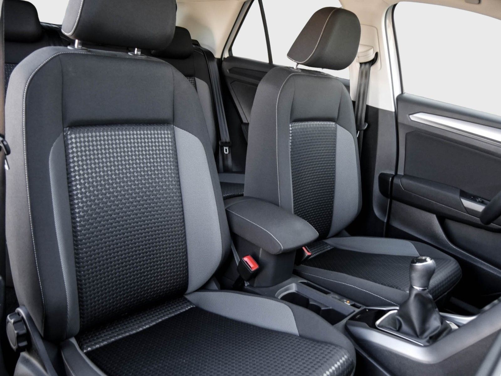Volkswagen T-Roc ACTIVE 1.0 TSI - Samsaru's Car Outlet