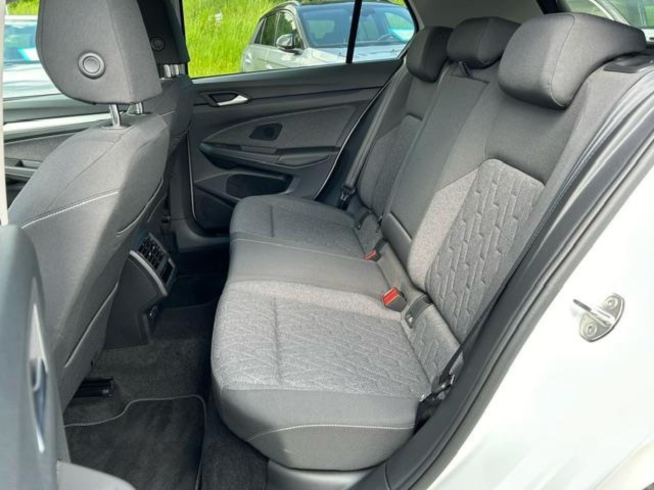Volkswagen Golf VIII Move 1.5 l TSI - Samsaru's Car Outlet