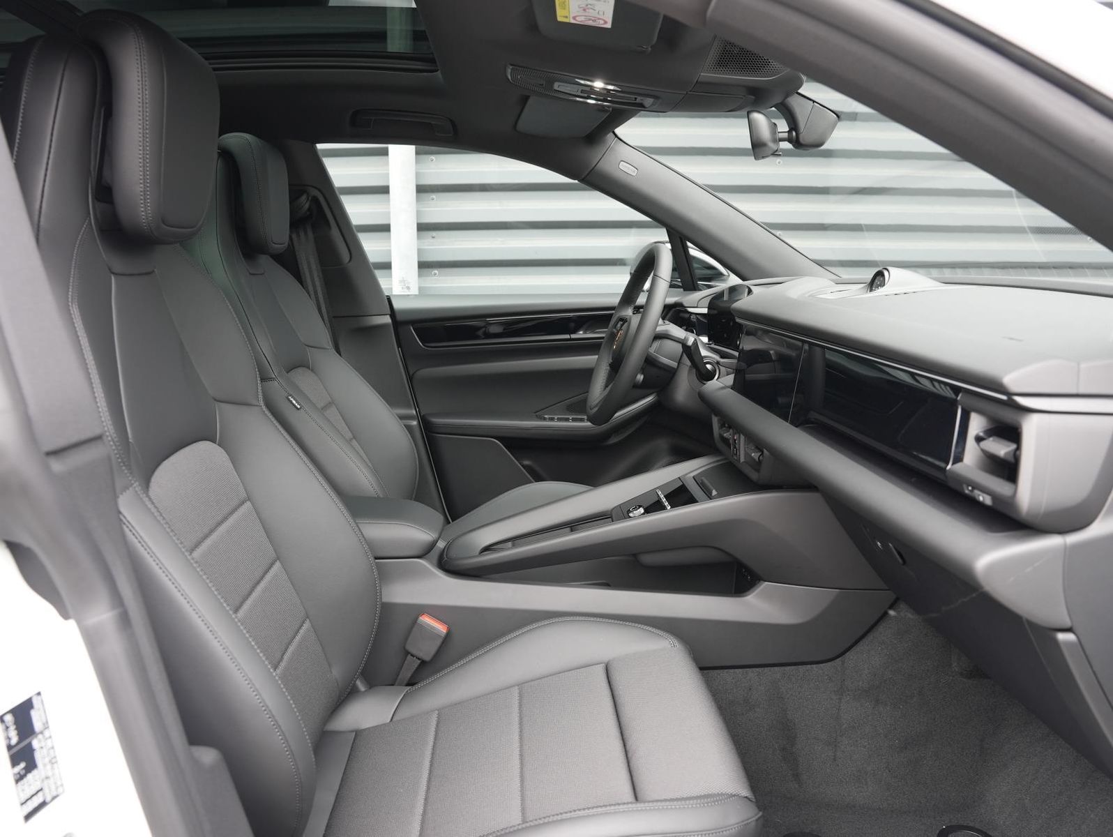 Porsche Macan 4S - Samsaru's Car Outlet