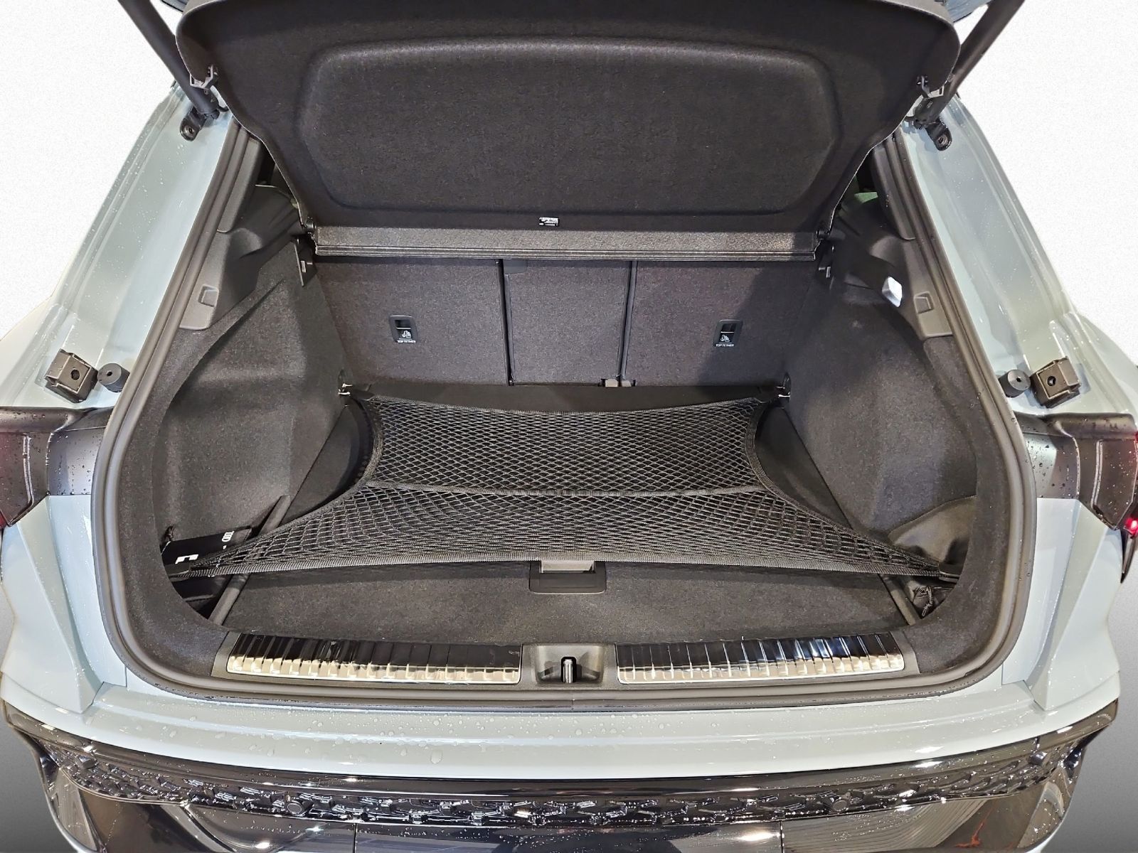 Audi Q3 SUV quattro  *AHK*PANO*TECH-PLUS*S-LINE*