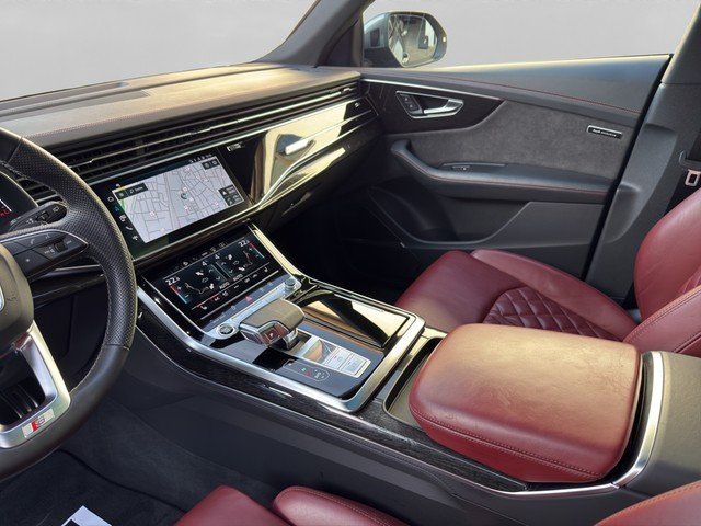 Audi Q8 55 TFSI e quattro S line AHK*PANO*MATRIX*HUD