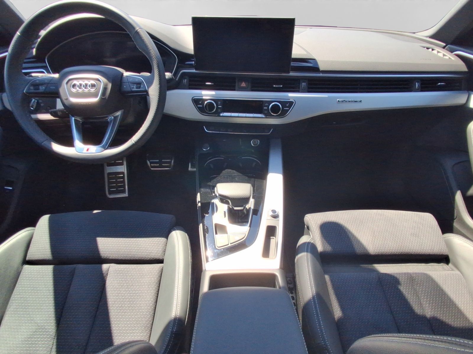 Audi A4 Avant 40 TFSI Q 2x S LINE MATRIX AHK LM19 KAM