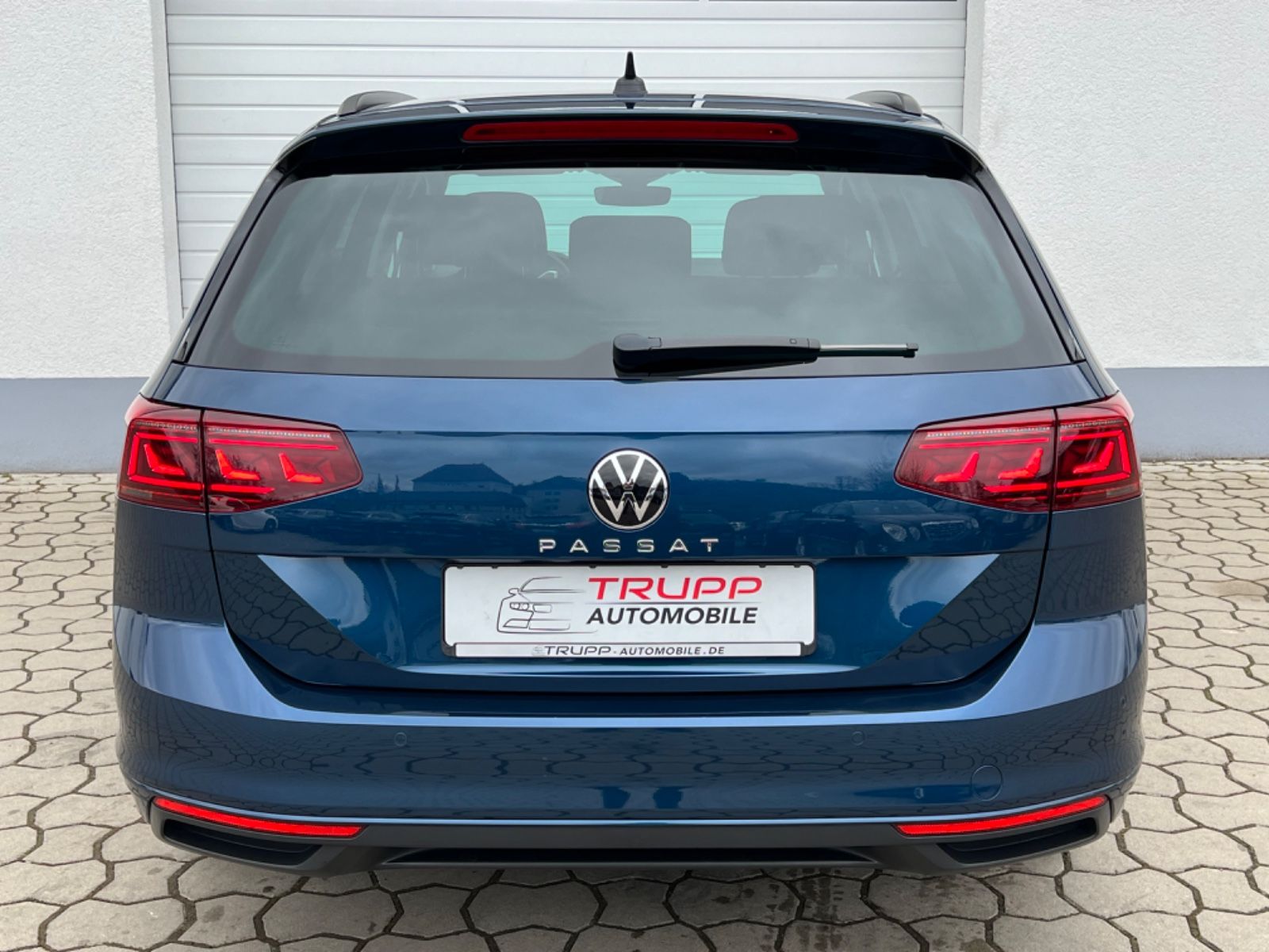 Volkswagen Passat 2.0 TDI - Samsaru's Car Outlet
