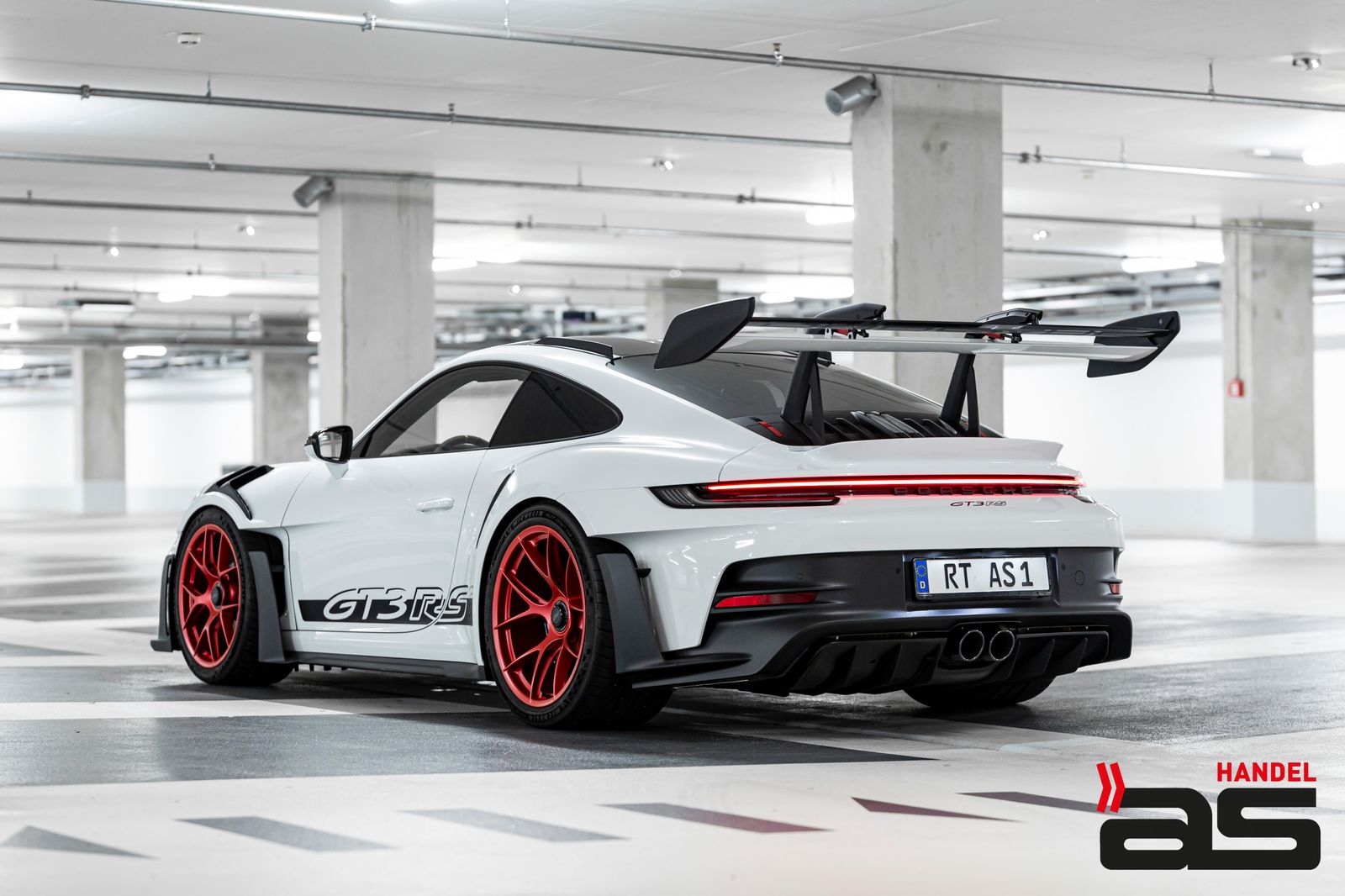 Porsche 911 992 GT3 RS - Samsaru's Car Outlet