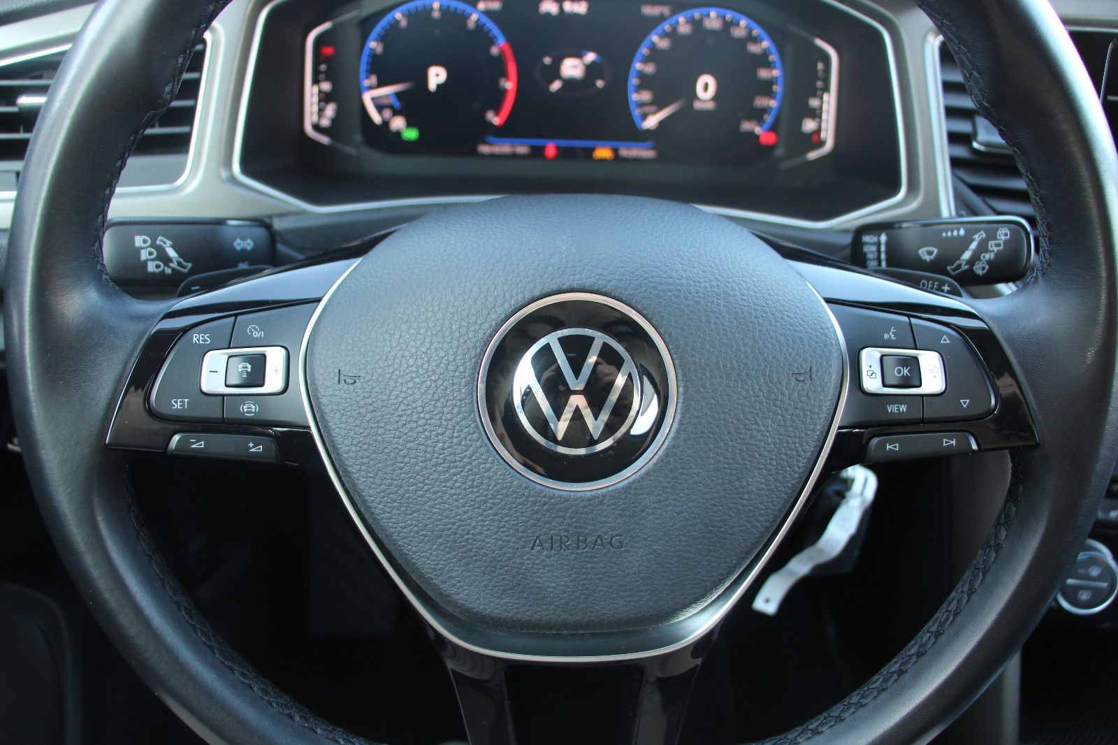 Volkswagen T-Roc Style - Samsaru's Car Outlet