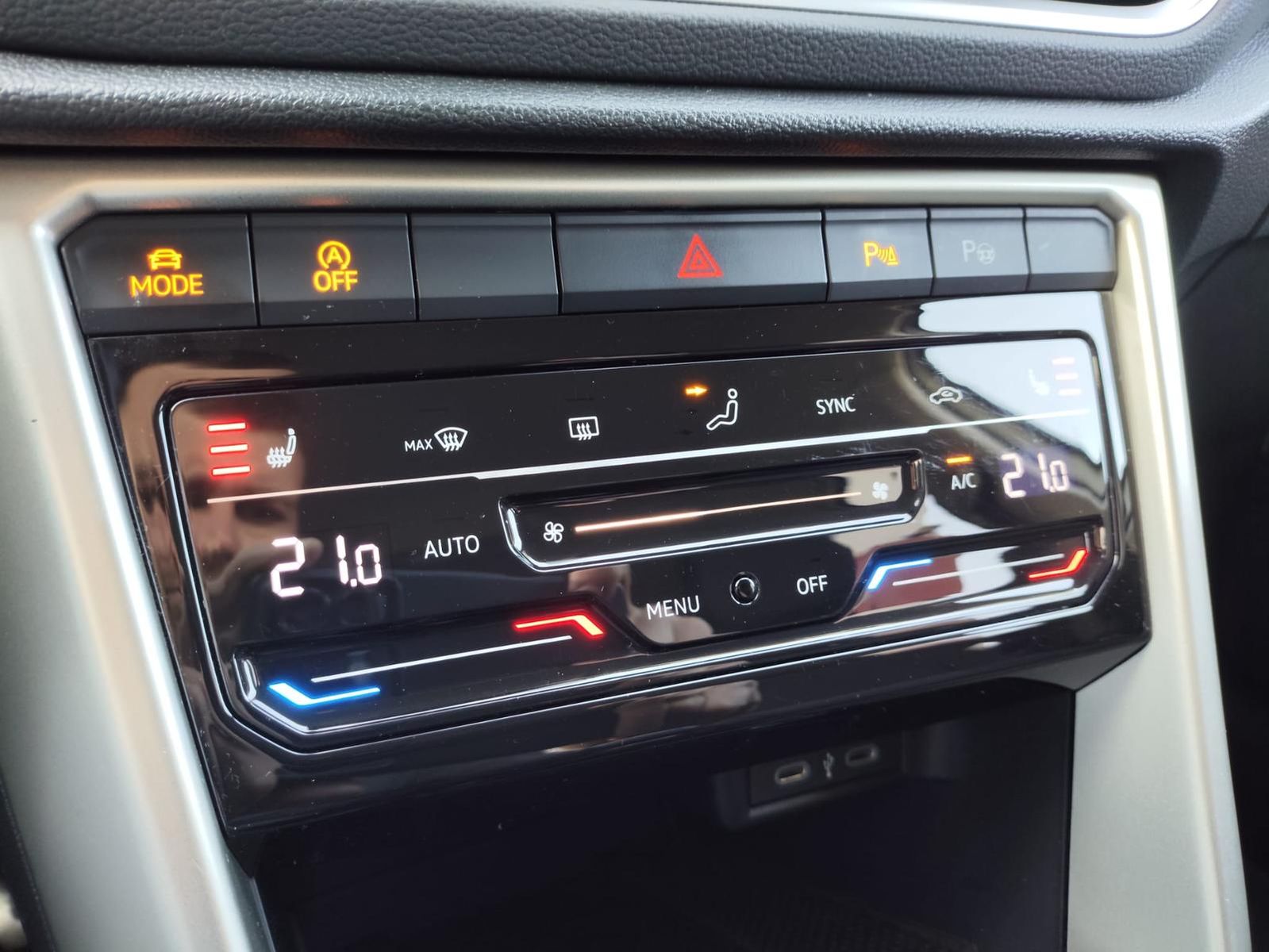 Volkswagen T-Roc 1.0 TSI Move - Samsaru's Car Outlet