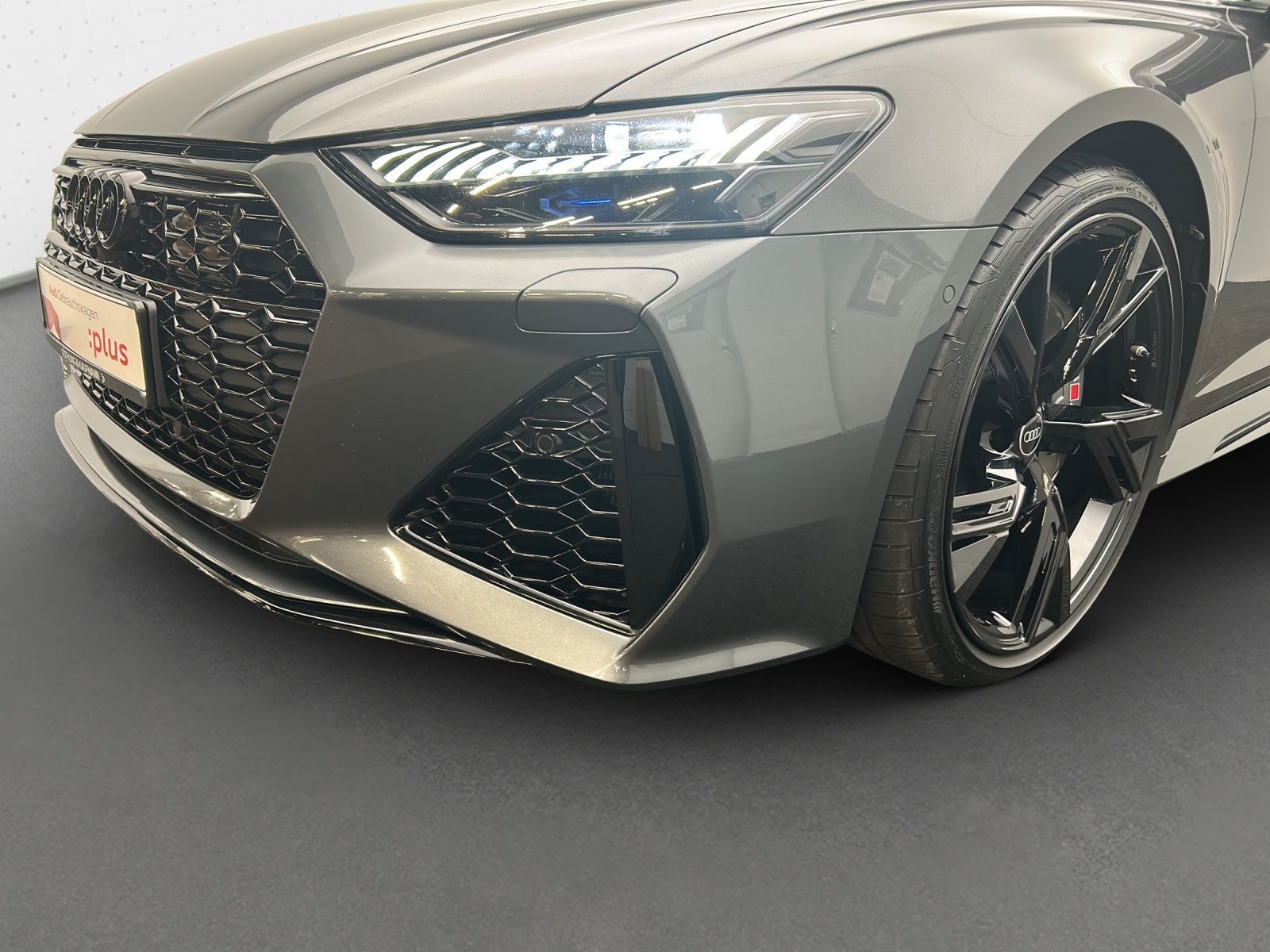 Audi RS 6 Avant*305km/h*Keramik*B&O*HUD*Laser*Virtual