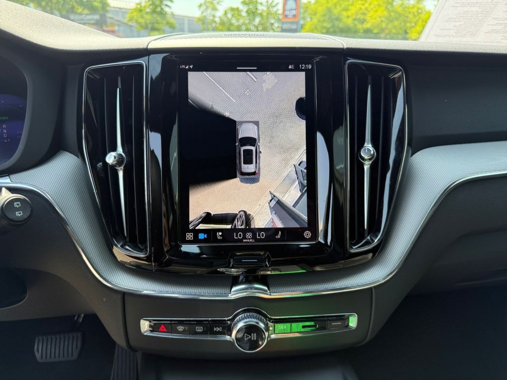 Volvo XC60 T8 AWD Plug-in Hybrid Plus - Samsaru's Car Outlet