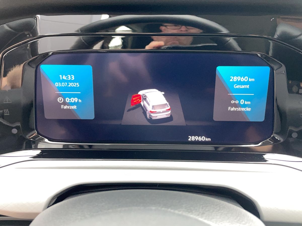 Volkswagen Golf VIII Life 1.5 TSI - Samsaru's Car Outlet