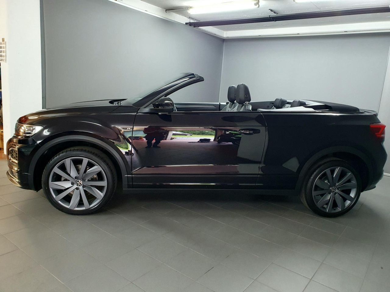 Volkswagen T-Roc 1.5TSI DSG R-Line - Samsaru's Car Outlet